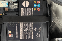 汽车电瓶换装指南：避开3大误区，防止烧车损系统 - 良天资讯